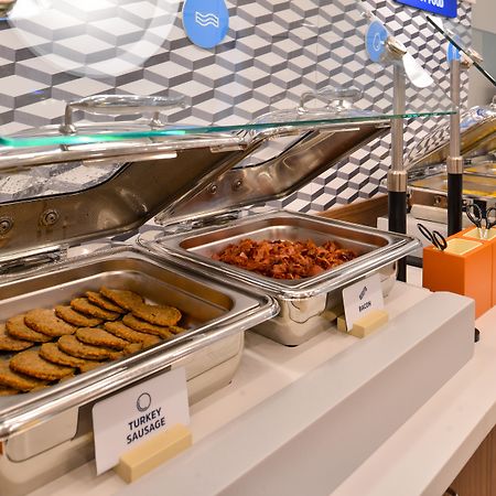 巴里智选假日套房酒店 外观 照片
